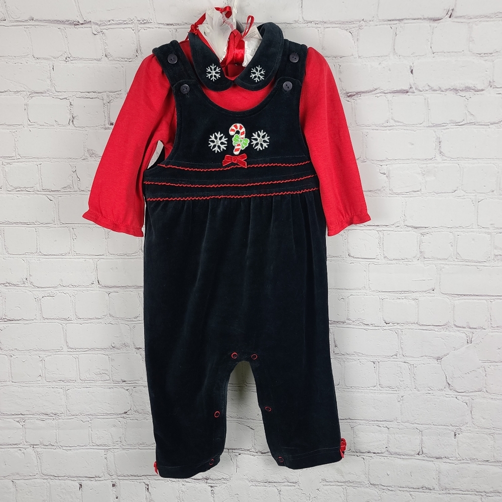 First Moments Christmas Layette. 6-9 M 4 piece Black& Red